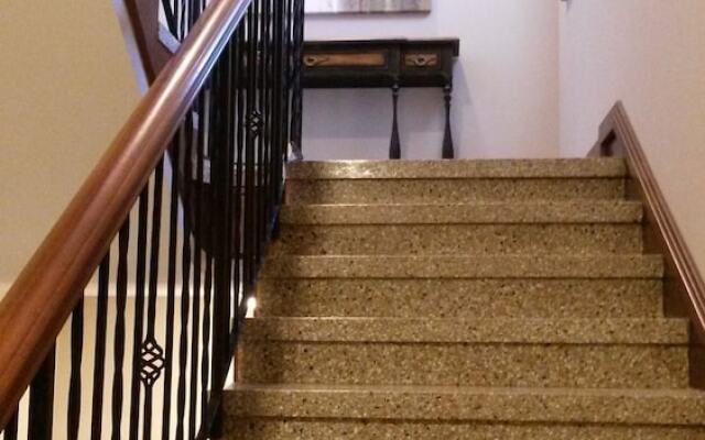 Western Hotel & Executive Suites