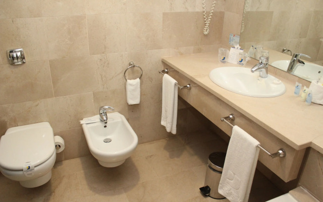 Senator Águilas Hotel