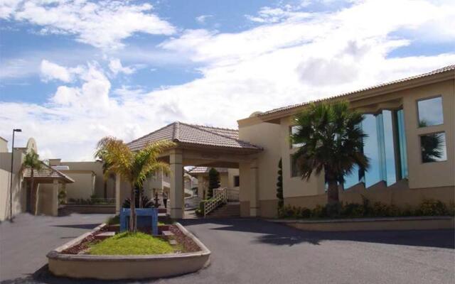 Hotel El Cason and Suites