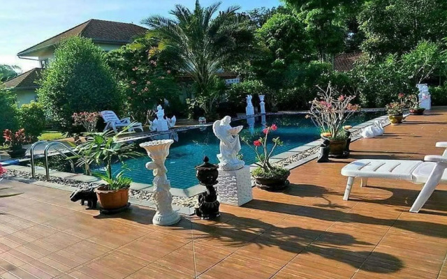 OYO 967 Andathien Pool Villa Aonang