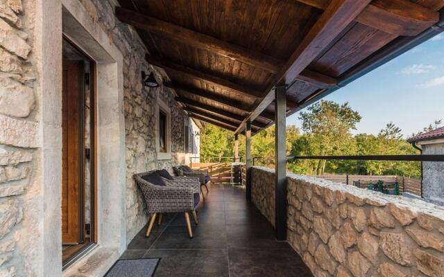 Leonarda - Luxury Stone House - H