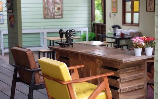 RoomQuest Amphawa Floating Market