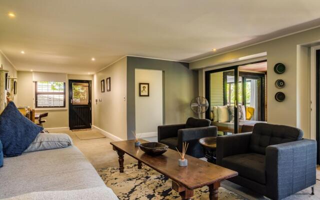 Beautiful 1 Bedroom Apartment With Private Balcony