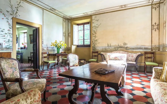 Charming Villa With Pool in Florence
