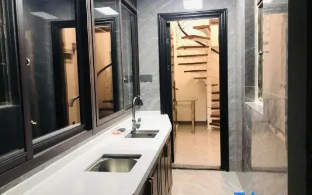 Longzhiyue Homestay (Dongguanjie Meishiguangchang)