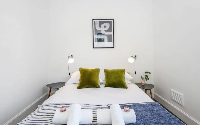 Modern - 2BR Flat Near Easter Road Stadium