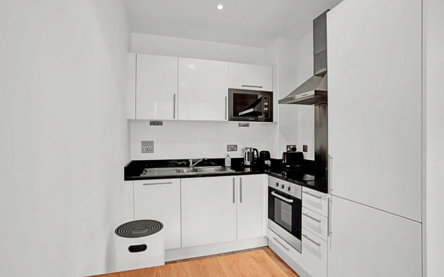 Urban Retreat: Stylish 1-bed Bliss