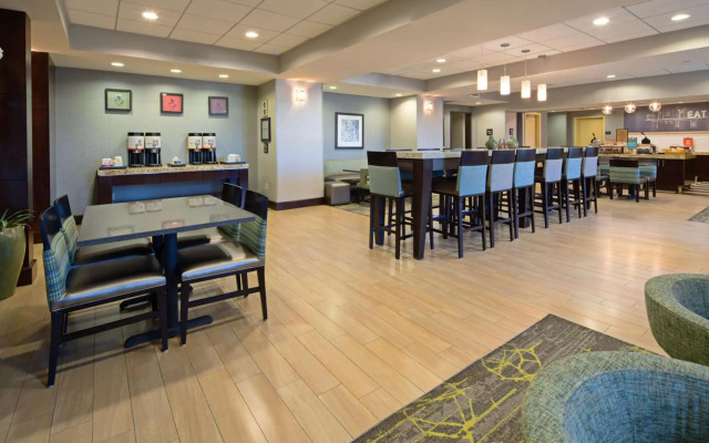 Hampton Inn Visalia