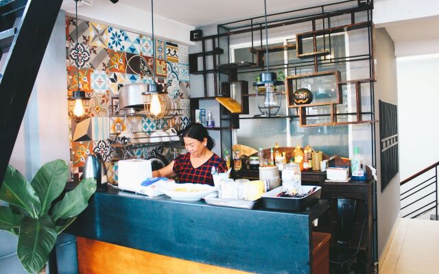 Vitamin Smiles Hostel