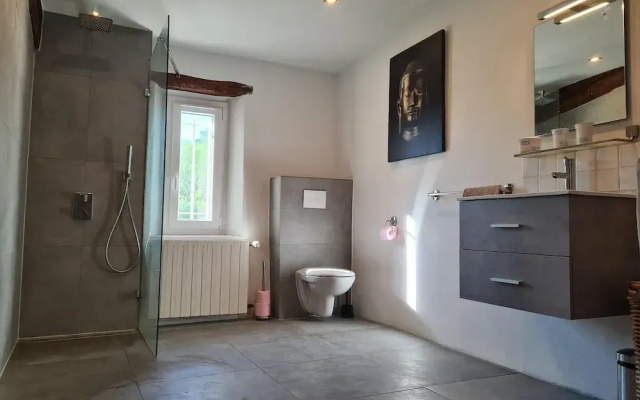 Beautiful Detached Villa With Pool