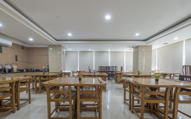 OYO 1114 Hotel Denpasar Makassar