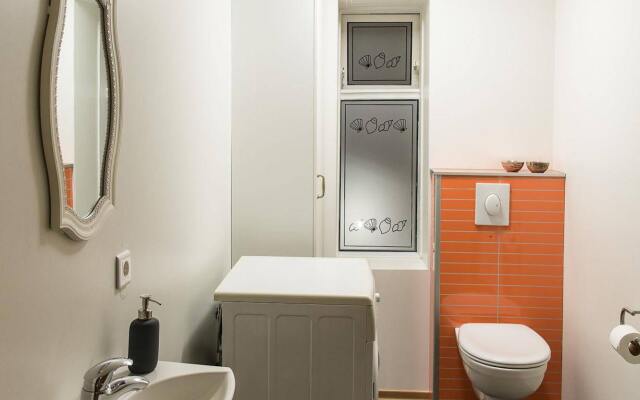Acco Apartments