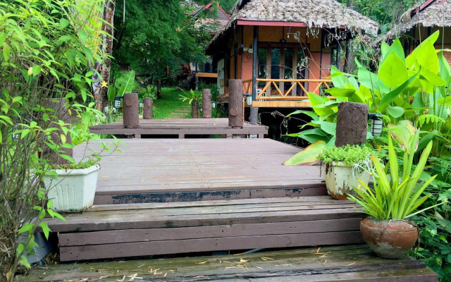 Pho Rak Nah Pai Hotel