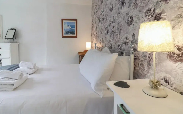 18 Chamberlaine Road