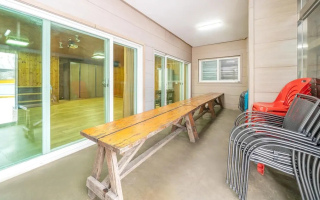 Ganghwa Marinwon Pulbilra Gajok Pension