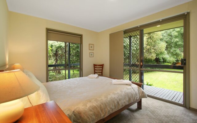 Rail Trail Cottage - BRIGHT