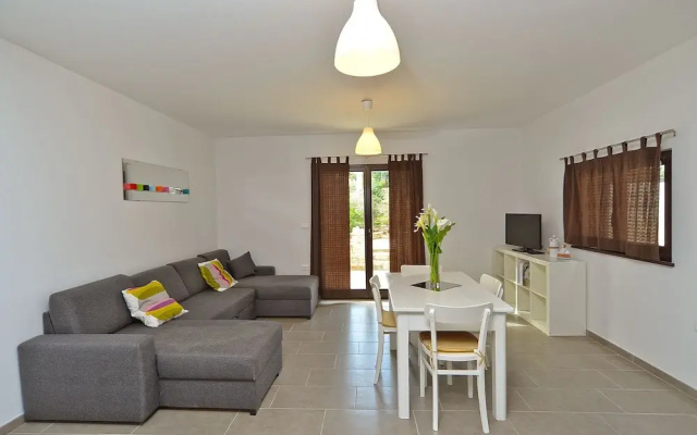 House 682