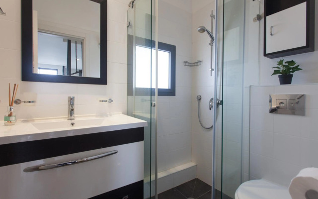 Luxury Penthouse 2 bed near Rothchild