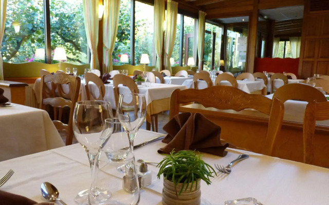 Logis Hôtel Restaurant Spa Notre Dame de Bonne Fontaine