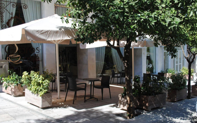 Glaros Hotel