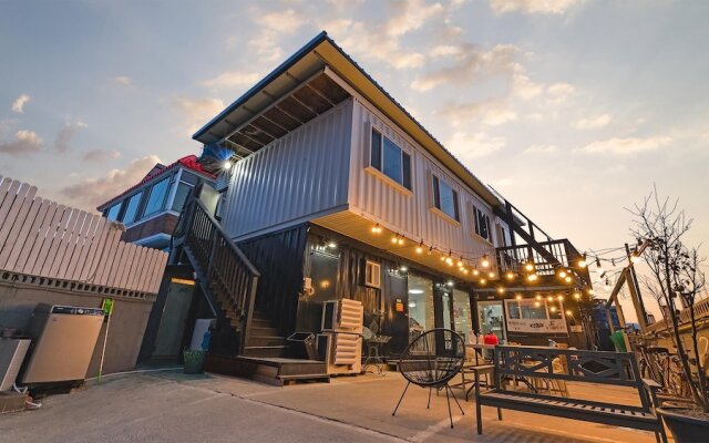 Ocean Capsule Guesthouse