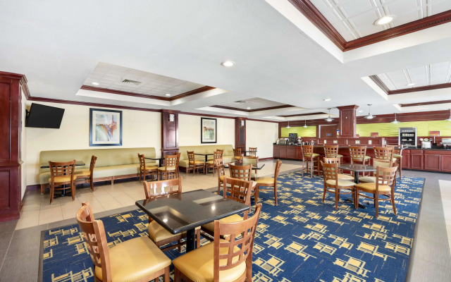 Best Western Plus Pratt