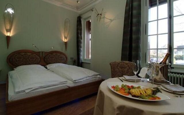 Hotel le Vieux Manoir au Lac Müller & Co.