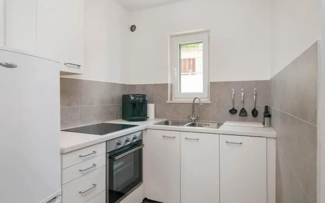 Nice Apartment in Postira With Wifi and 2 Bedrooms