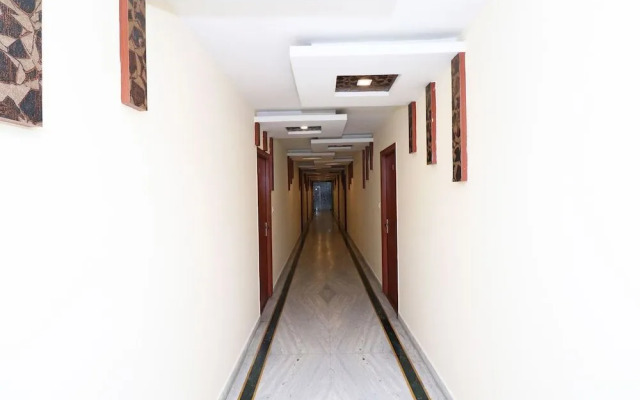 Collection O 7440 Hotel Paradise