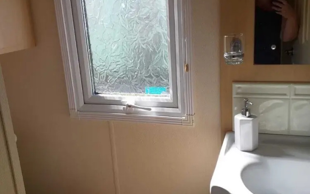 Captivating 2-bed 6 Berth Caravan in Ingoldmells