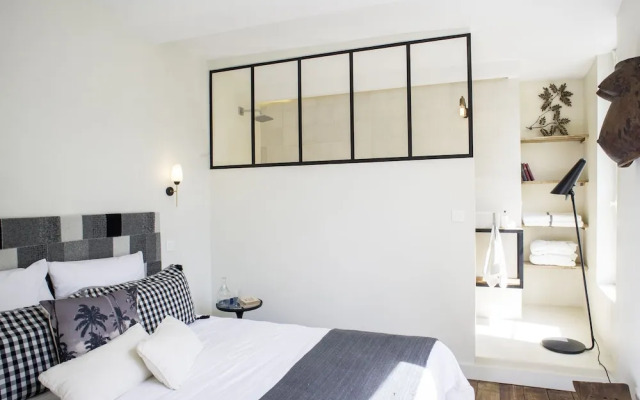 Chez Laurence Du Tilly