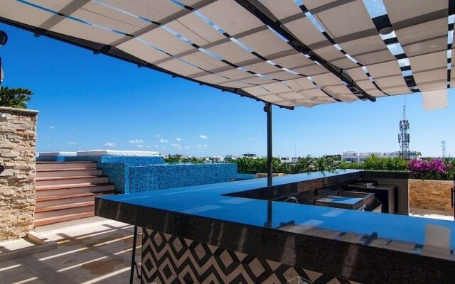 Menesse City Condo 1417