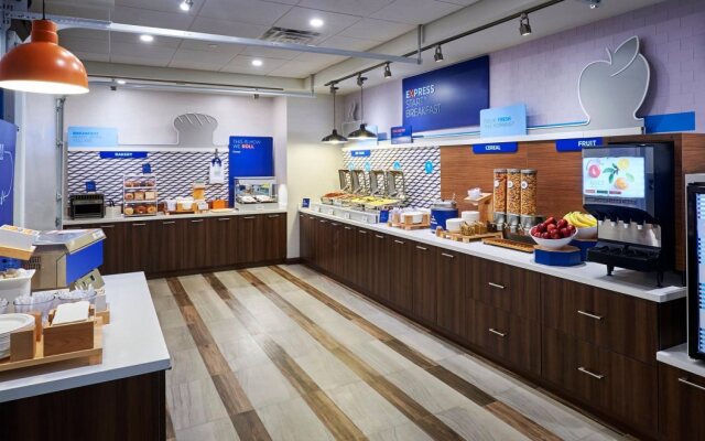 Holiday Inn Express and Suites Brantford by IHG