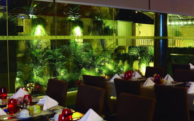 Delfines Hotel & Convention Center