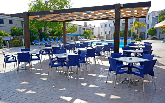Green Bungalows Hotel Apartments