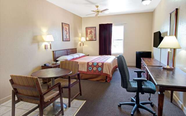 Super 8 by Wyndham St. Louis Airport