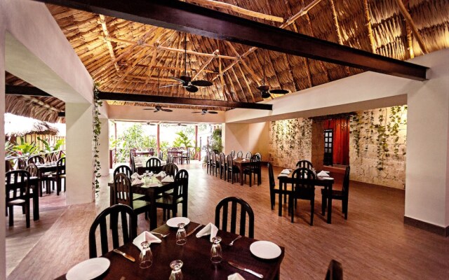 Jungle Lodge Hotel