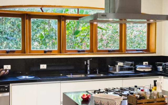 Refúgio de Alto Padrão na Granja Viana