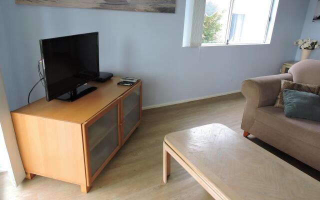 Cannes Court Apartments