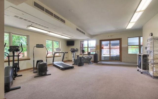 River Mnt Lodge W323