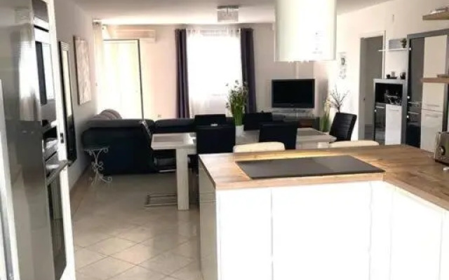 Lovely 3 Bedroom Apartment In Quiet Area w/ Pool