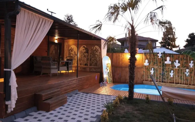 The Jungle Bungalov