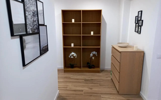 white pearl apartment central confy spacious