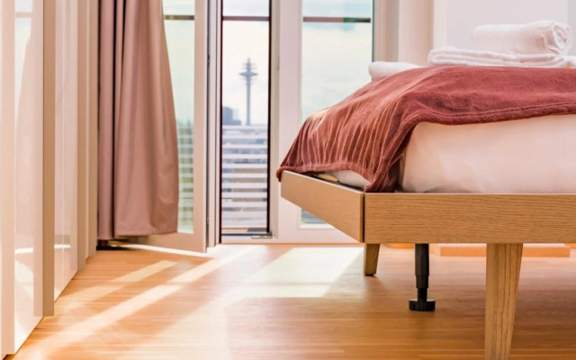 Triiiple Tower Dream Apartments with Rooftop-Summer-Pool by ichbucheAT