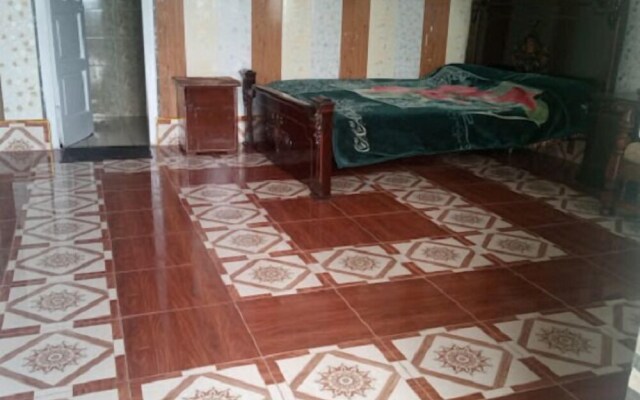 Three Star Hotel