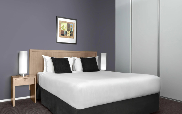 Mantra 100 Exhibition Melbourne – Guest Rooms – Melbourne