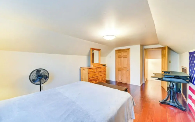 Saratoga Springs Home Near Skidmore College!