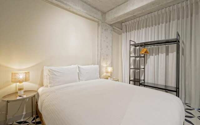 w Stylish 2BR in Plaza Herrera