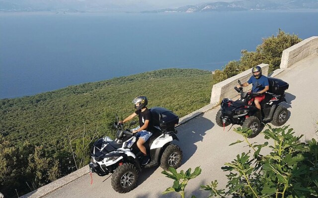 Nice Home in Sreser with Hot Tub, Sauna & WiFi