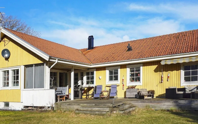 8 Person Holiday Home in Grebbestad-by Traum
